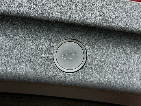 Used 2023 Tesla Model Y Long Range image 28