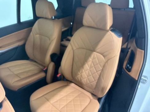 Certified 2024 BMW X7 xDrive40i w/ M Sport Package AWD/4WD image 16