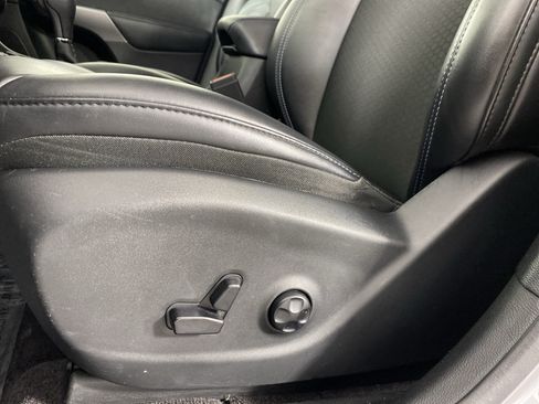 Used 2019 Jeep Cherokee Latitude Plus FWD image 16