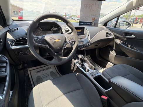 Used 2019 Chevrolet Cruze LT w/ Convenience Package FWD image 9