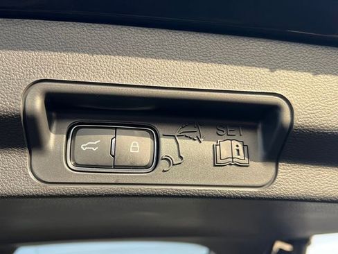 Used 2026 Ford Explorer Active w/ Active Comfort Package image 5