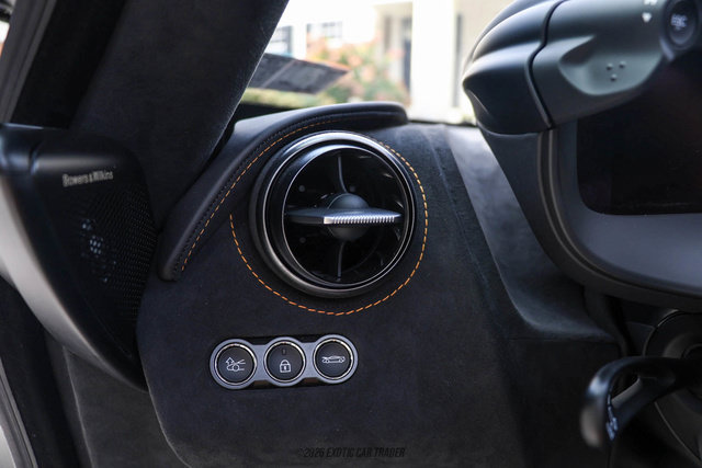 Used 2025 McLaren 750S RWD image 44