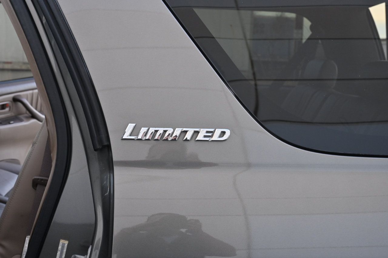 Used 2004 Toyota Sequoia Limited AWD/4WD image 36