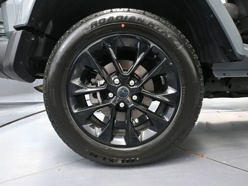 Used 2024 Jeep Wrangler Unlimited Sahara AWD/4WD image 16