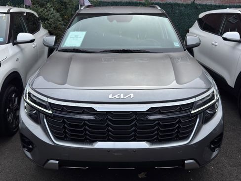 Used 2024 Kia Seltos S image 2