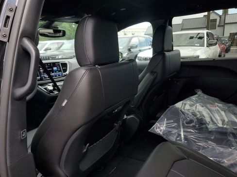 New 2026 Chrysler Pacifica Select w/ S Appearance Package FWD image 11