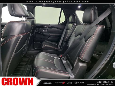 Used 2025 Honda Pilot TrailSport image 21