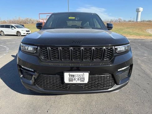 New 2025 Jeep Grand Cherokee Limited w/ Black Appearance Package image 2