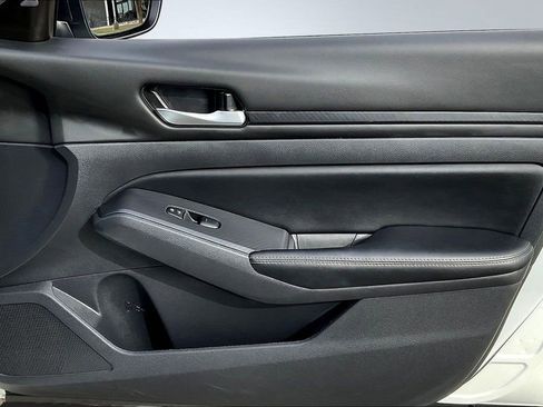 Used 2025 Nissan Altima 2.5 SV image 27