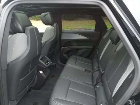 Used 2024 Cadillac Lyriq Tech AWD/4WD image 23