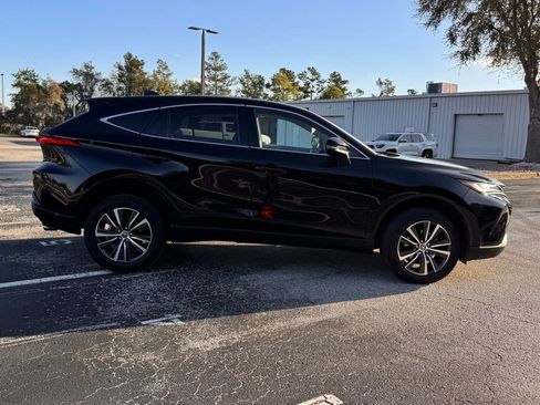 Used 2023 Toyota Venza LE image 8