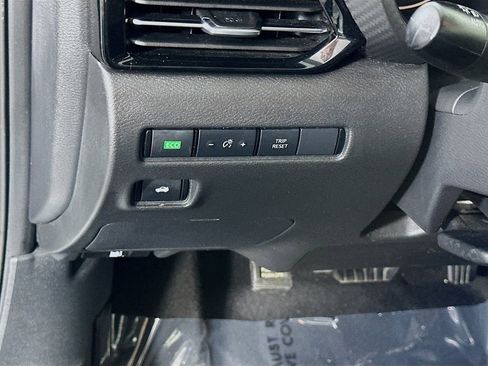 Used 2022 Nissan Sentra SR w/ Trunk Package image 16