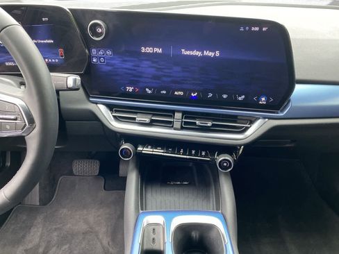 Used 2025 Chevrolet Equinox EV LT w/ Convenience Package FWD image 23