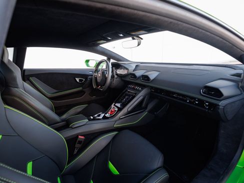 Used 2023 Lamborghini Huracan Tecnica image 33