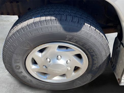 Used 2011 Ford E-350 and Econoline 350 XL RWD image 10