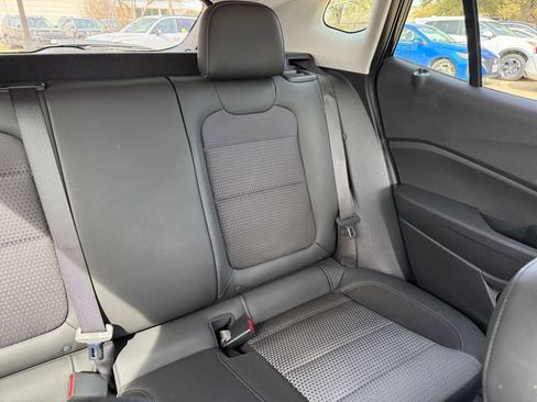 Used 2025 Chevrolet Trax LT image 37
