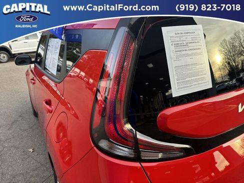 Used 2025 Kia Soul LX w/ LX Technology Package image 15