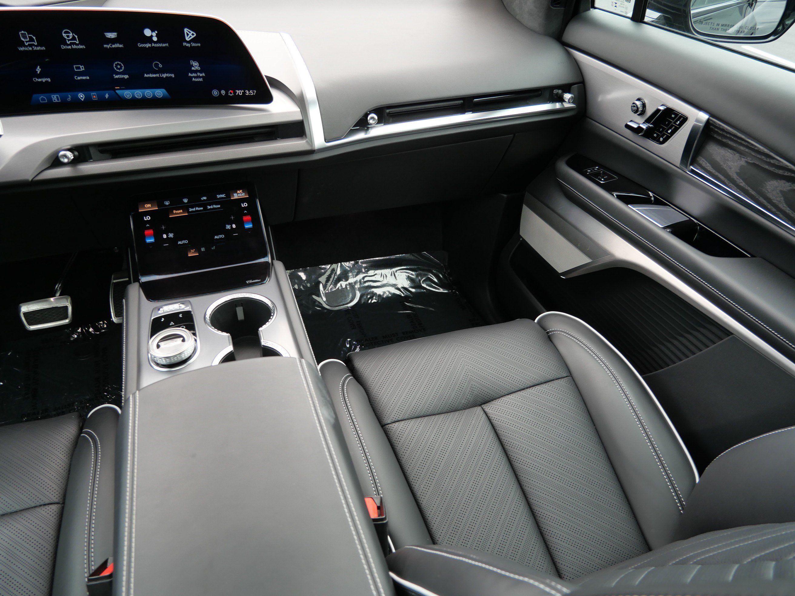 Certified 2026 Cadillac Vistiq Sport w/ LPO, Floor Liner Package AWD/4WD image 11