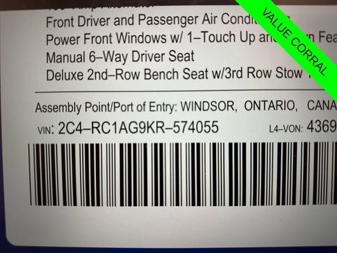 Used 2019 Chrysler Pacifica L FWD image 37