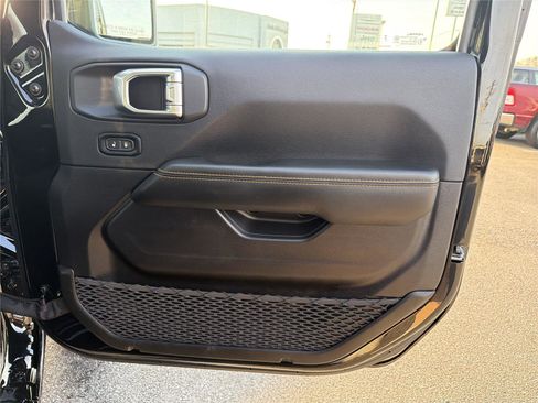 Used 2025 Jeep Wrangler Sahara w/ Safety Group image 13