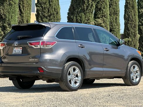 Used 2015 Toyota Highlander Limited AWD/4WD image 4