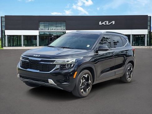 Certified 2024 Kia Seltos EX FWD image 2