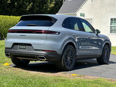 New 2026 Porsche Cayenne AWD/4WD image 8