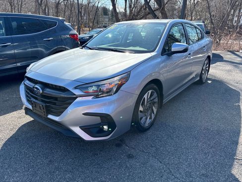 Used 2023 Subaru Legacy Limited image 3