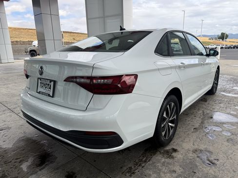 Used 2024 Volkswagen Jetta S FWD image 9