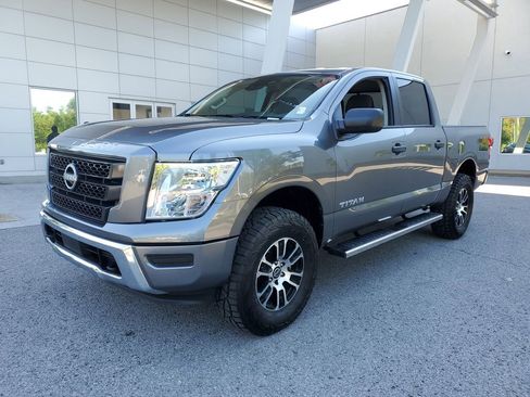 Used 2024 Nissan Titan SV AWD/4WD image 2