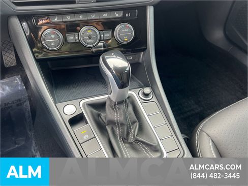 Used 2023 Volkswagen Jetta SE image 34