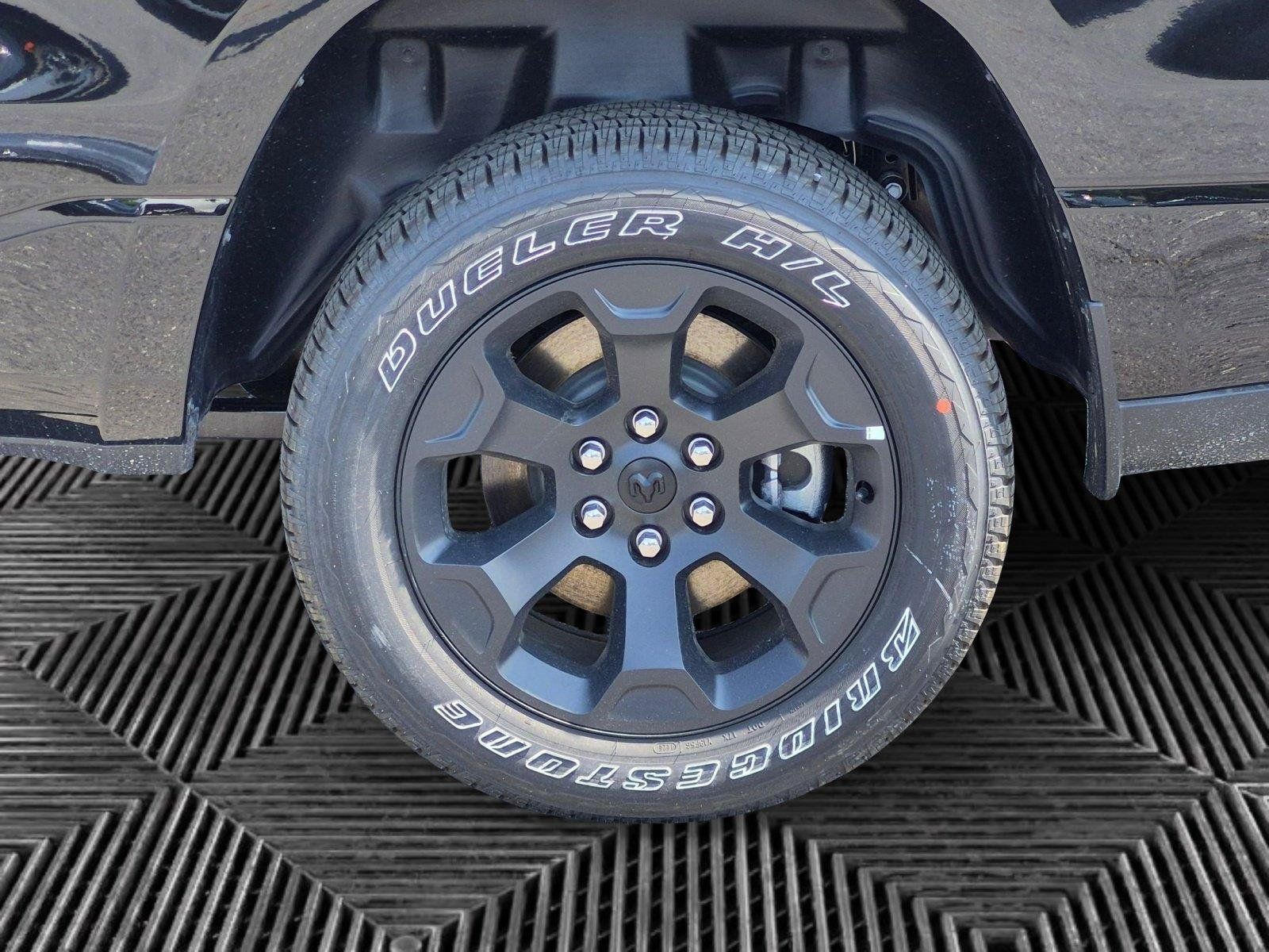 New 2026 RAM 1500 Express AWD/4WD image 9