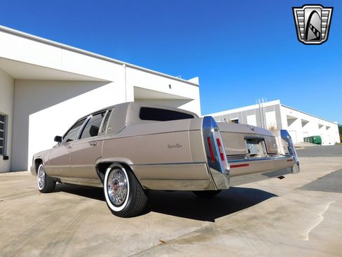 Used 1991 Cadillac Brougham image 8