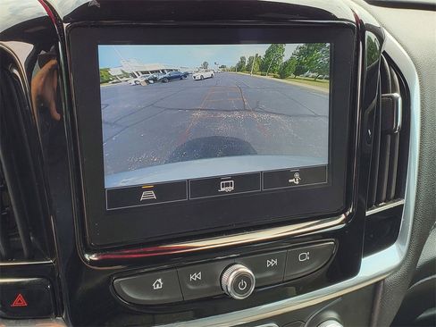 Used 2022 Chevrolet Traverse LT w/ LPO, Roadside Safety Package image 16