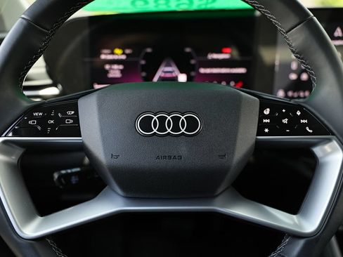 Used 2025 Audi Q5 Premium Plus w/ Premium Plus AWD/4WD image 32