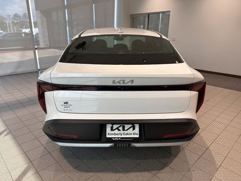 New 2026 Kia K4 LXS image 4