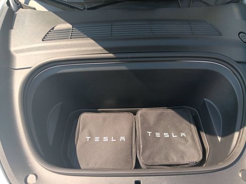 Used 2024 Tesla Model Y Long Range AWD/4WD image 22