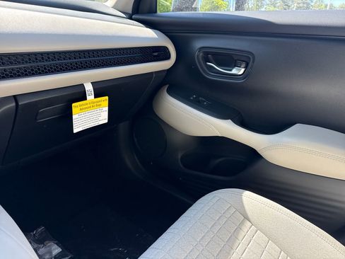 New 2026 Honda HR-V LX image 17