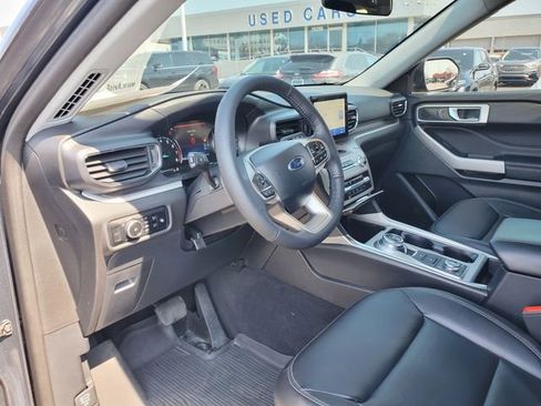 Used 2024 Ford Explorer XLT w/ Equipment Group 202A AWD/4WD image 11
