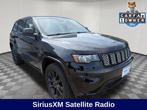 Used 2018 Jeep Grand Cherokee Altitude AWD/4WD image 9