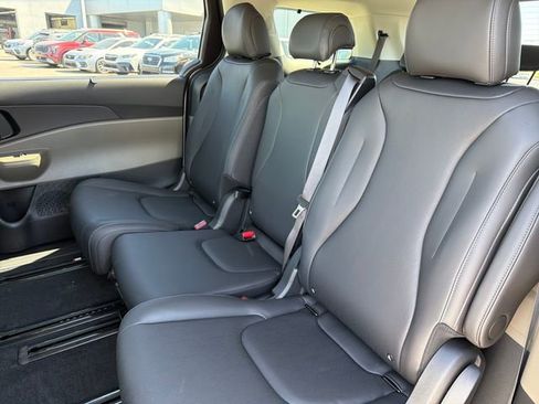 New 2026 Kia Carnival SX FWD image 19