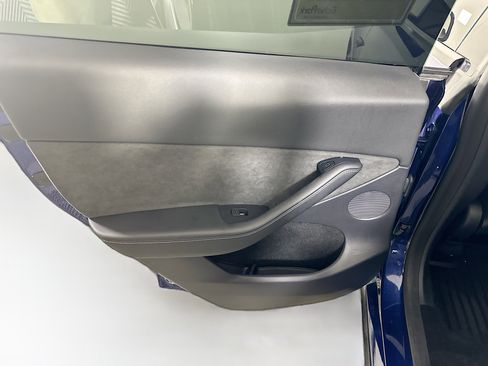 Used 2023 Tesla Model Y Long Range AWD/4WD image 26