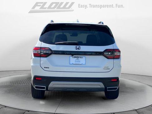 Certified 2025 Honda Pilot Touring image 8
