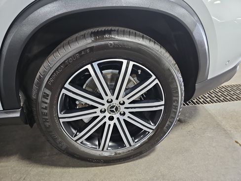 Used 2024 Mercedes-Benz GLE 350 4MATIC image 36