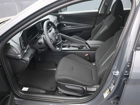 New 2026 Hyundai Elantra SE FWD image 9