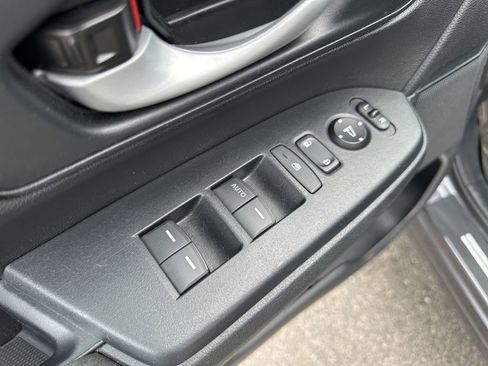 Used 2020 Honda CR-V LX image 16