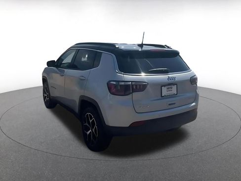Used 2025 Jeep Compass Limited AWD/4WD image 11