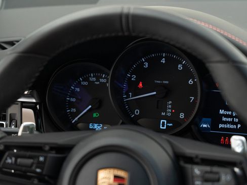 Certified 2026 Porsche Macan AWD/4WD image 31
