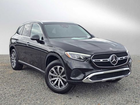 Used 2023 Mercedes-Benz GLC 300 4MATIC image 2