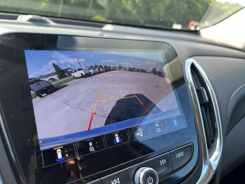 Used 2023 Chevrolet Equinox Premier AWD/4WD image 15